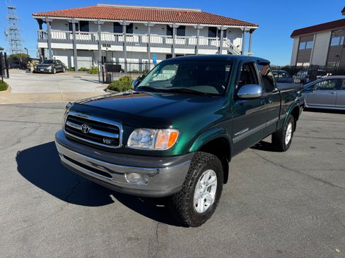 Used 2000 Toyota Tundra SR5 image 3