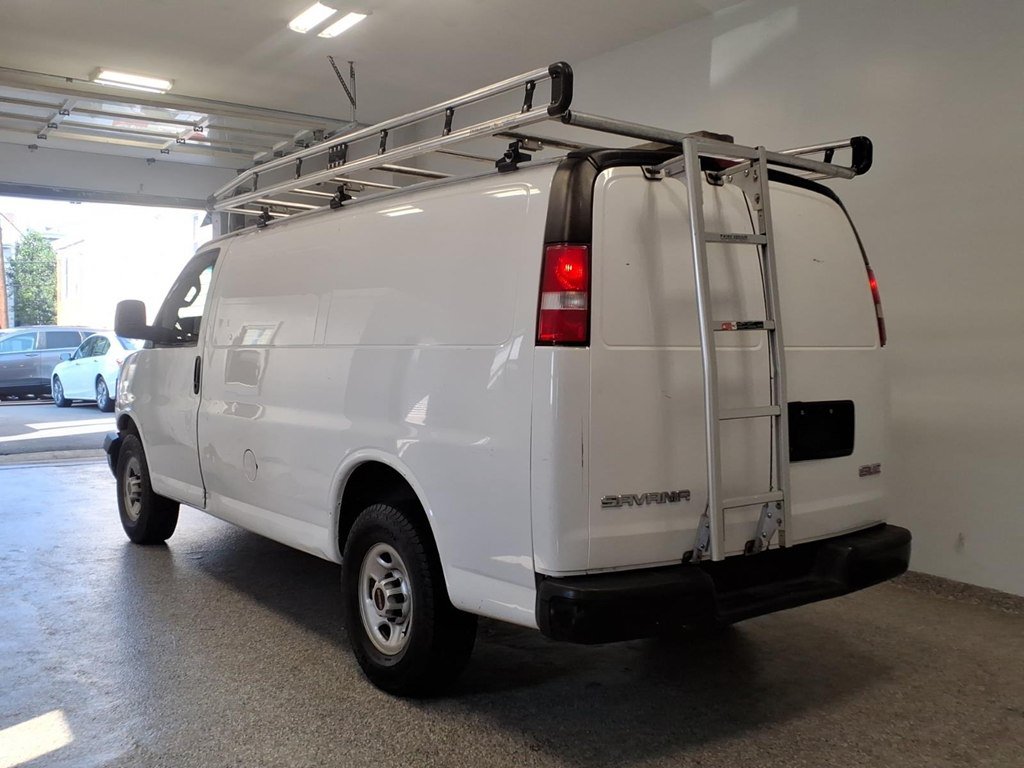 Used 2017 GMC Savana 2500 RWD image 6