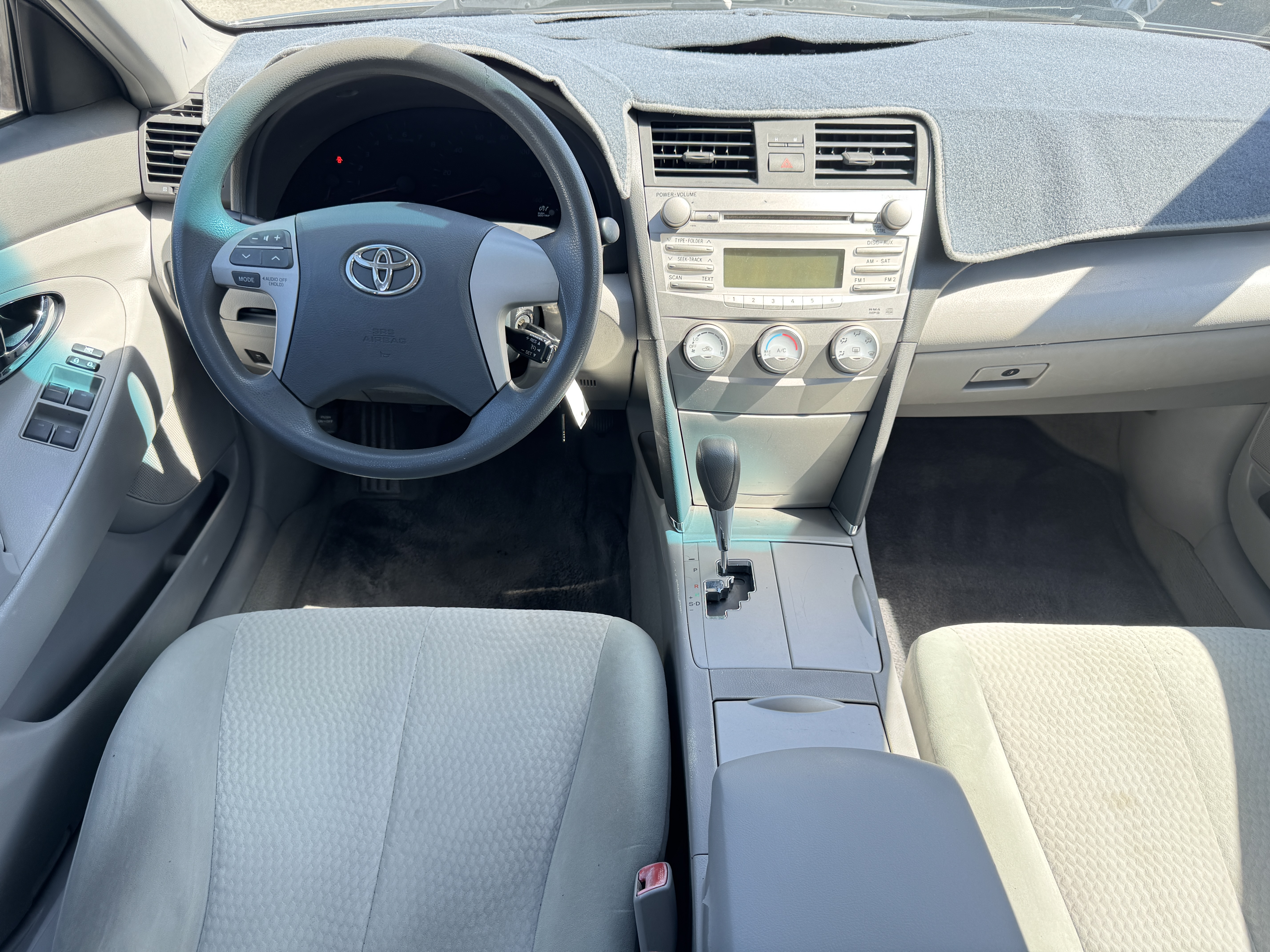 Used 2011 Toyota Camry LE FWD image 21