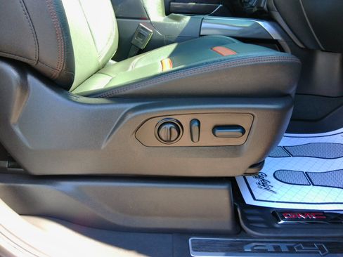 Used 2022 GMC Sierra 2500 AT4 image 59