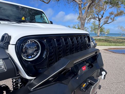 Used 2024 Jeep Wrangler 4WD Unlimited Sport image 27