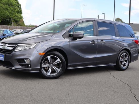 Used 2018 Honda Odyssey Touring image 2