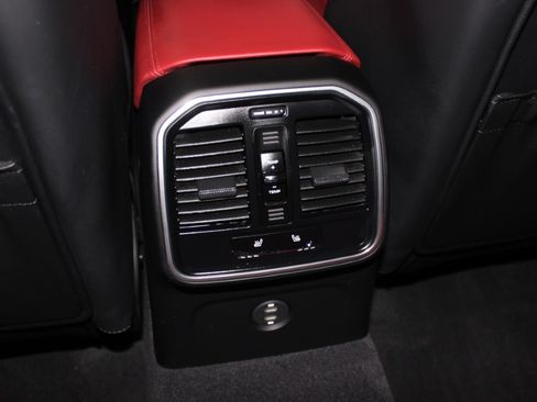 Used 2020 Porsche Macan S AWD/4WD image 31