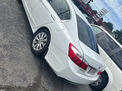 Used 2013 Honda Accord EX-L Sedan image 3