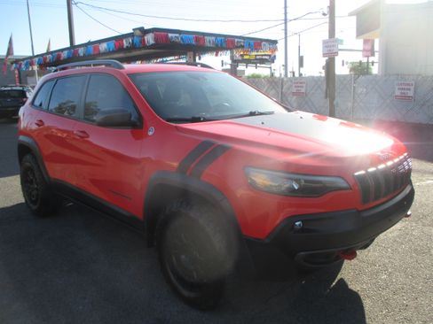 Used 2021 Jeep Cherokee 4WD Trailhawk image 3