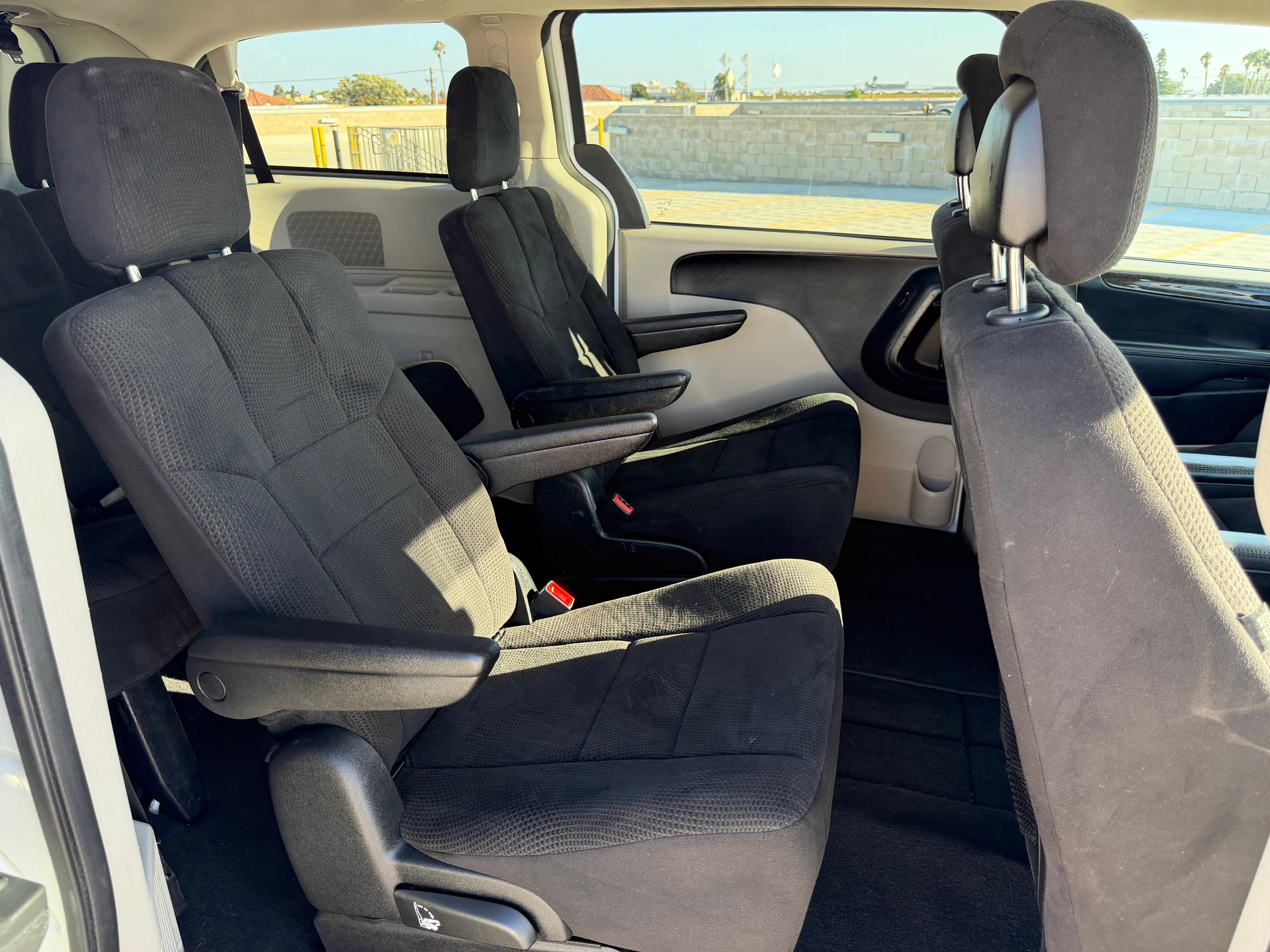 Used 2014 Dodge Grand Caravan UNAVAIL FWD image 35