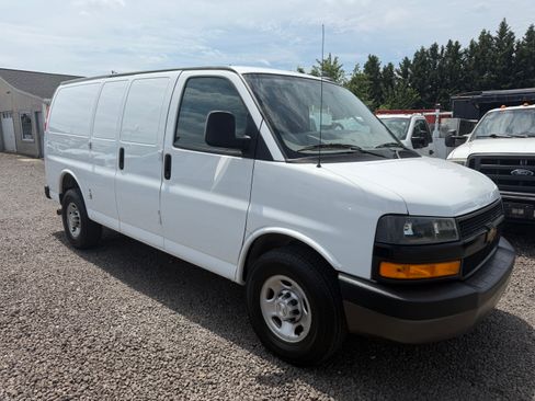 Used 2023 Chevrolet Express 2500 UNAVAIL RWD image 6