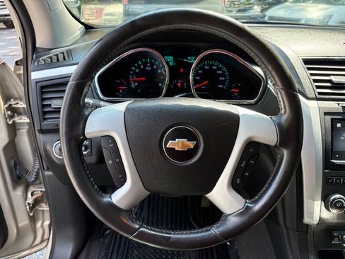 Used 2012 Chevrolet Traverse LT image 27
