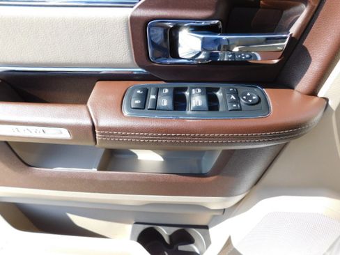 Used 2018 RAM 1500 Laramie image 12