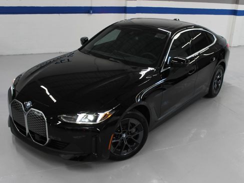 Used 2025 BMW i4 eDrive40 RWD image 3