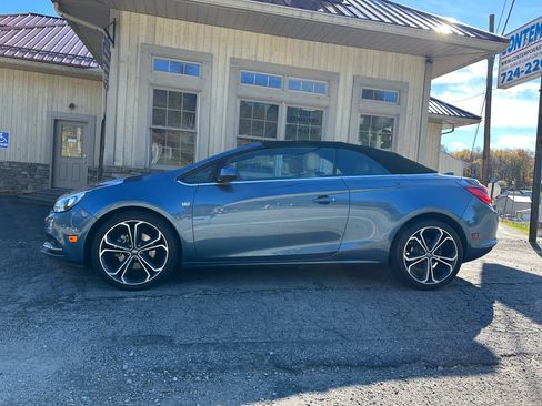 Used 2017 Buick Cascada Premium image 2