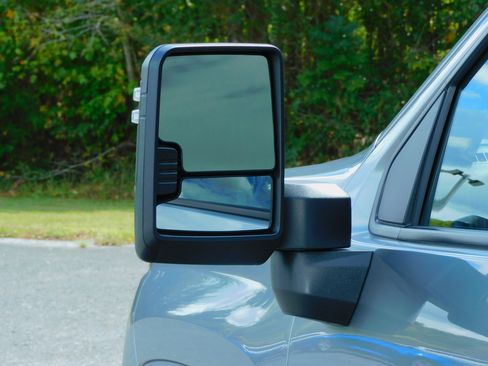 Used 2025 Chevrolet Silverado 2500 Custom image 12