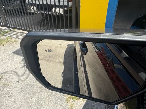 Used 2024 Chevrolet Colorado LT image 16