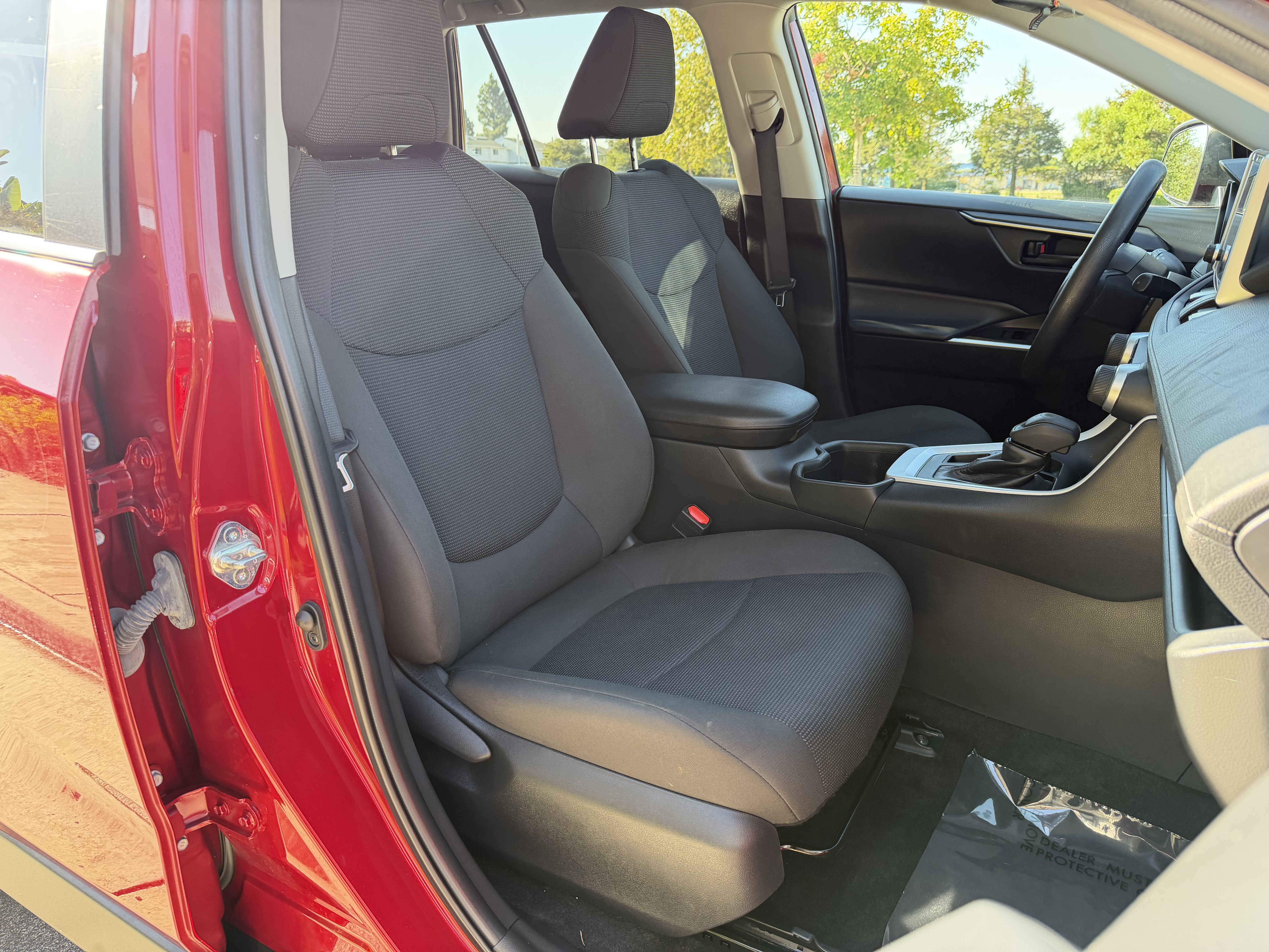 Used 2023 Toyota RAV4 AWD LE image 15