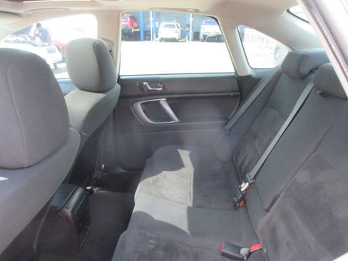 Used 2009 Subaru Legacy 2.5i Premium image 8