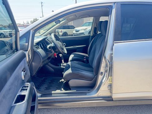 Used 2008 Nissan Versa Hatchback FWD image 16