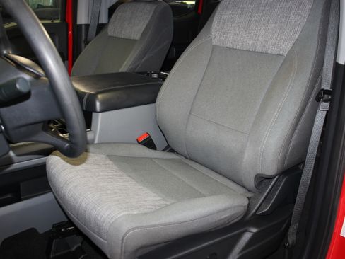 Used 2024 Ford F250 4x4 Crew Cab XLT image 25