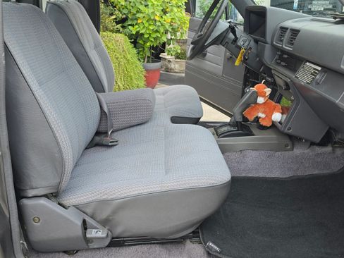 Used 1988 Toyota Pickup Deluxe image 86