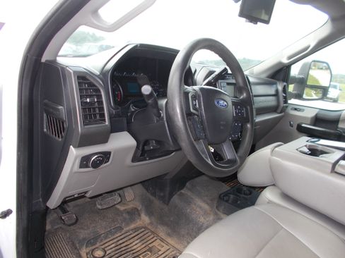 Used 2019 Ford F250 2WD SuperCab Super Duty image 5