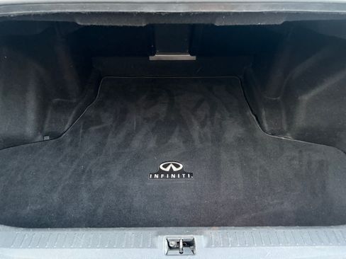 Used 2010 INFINITI M35 image 12
