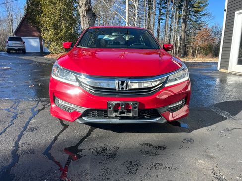 Used 2017 Honda Accord Sport image 4