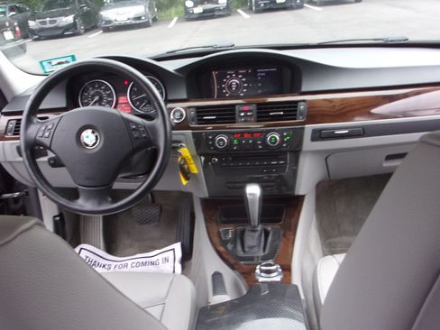 Used 2011 BMW 328i xDrive Sedan AWD/4WD image 29