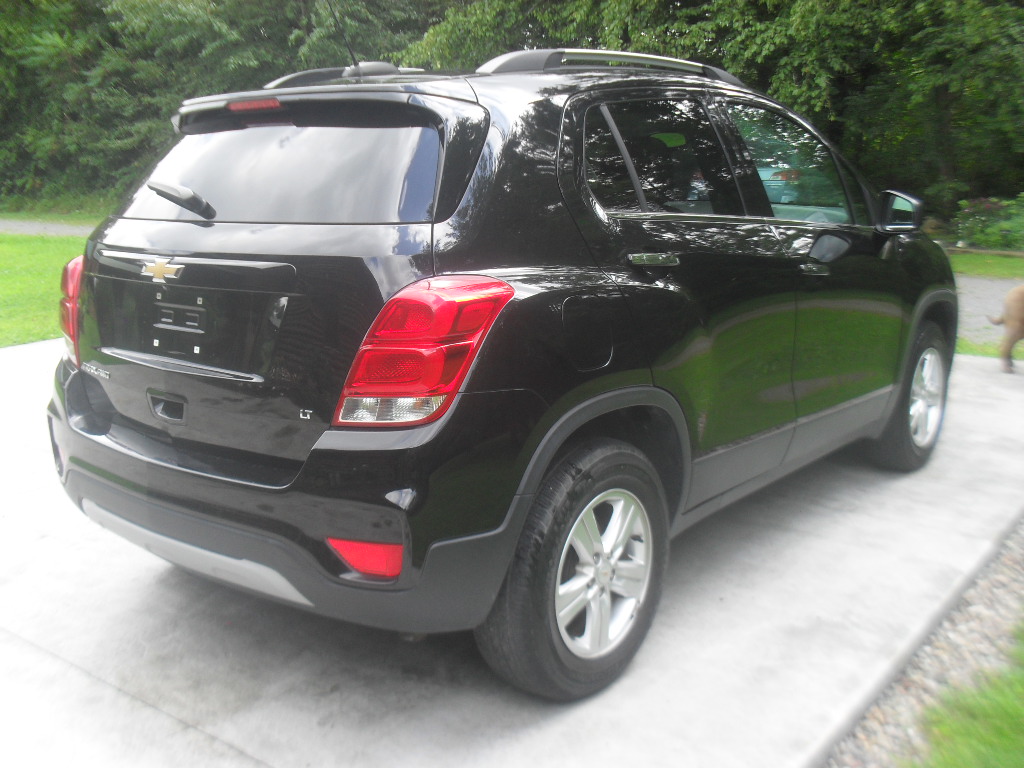 Used 2019 Chevrolet Trax AWD LT w/ 1LT image 2