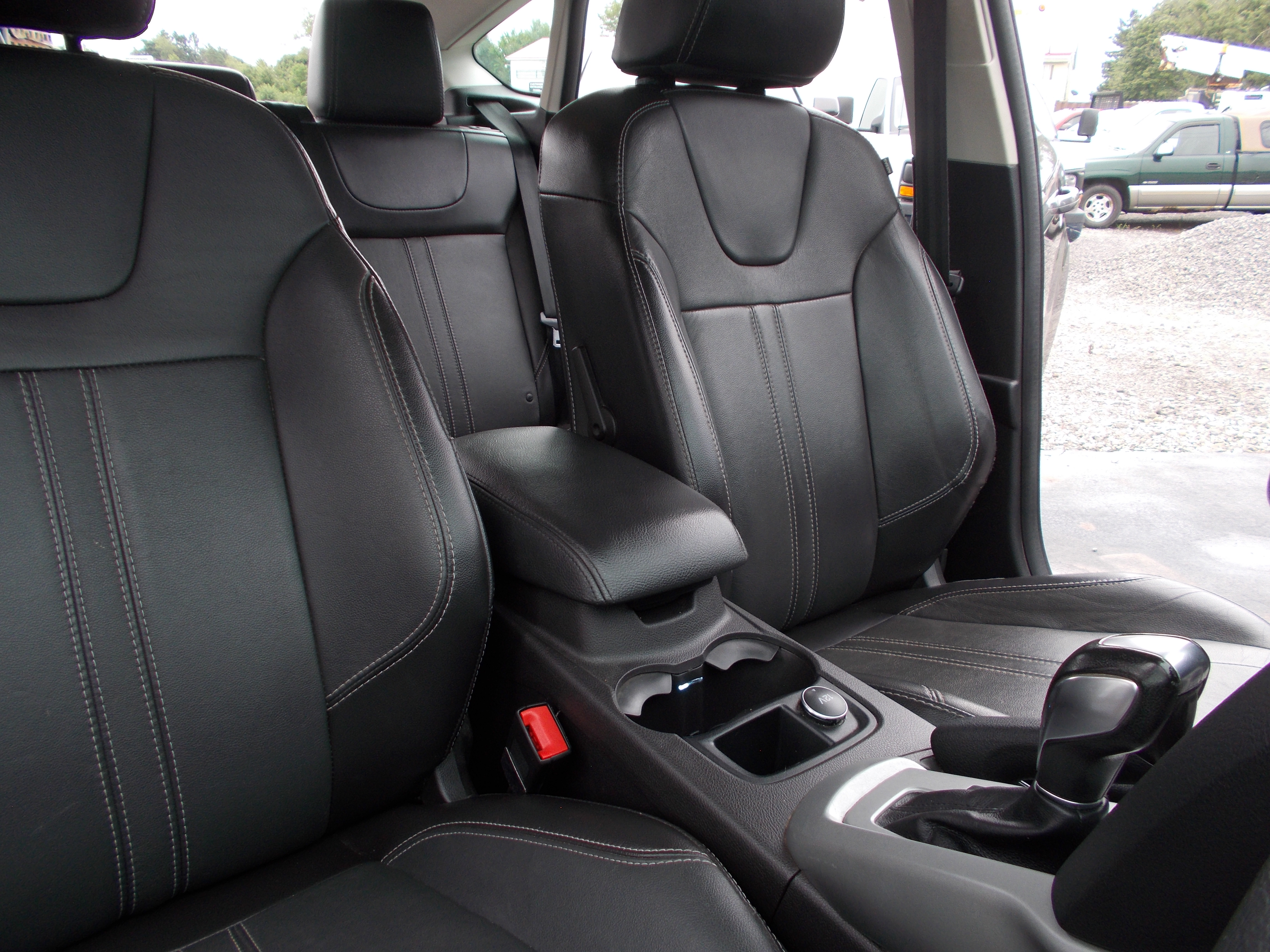Used 2014 Ford Focus SE Hatchback FWD image 24