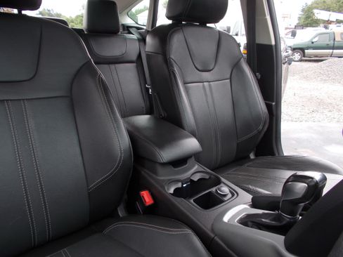 Used 2014 Ford Focus SE Hatchback FWD image 24