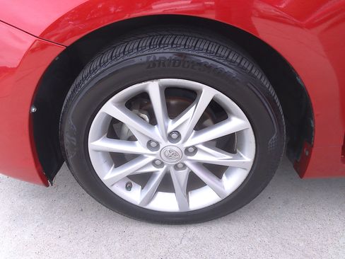 Used 2012 Toyota Prius V Five image 36