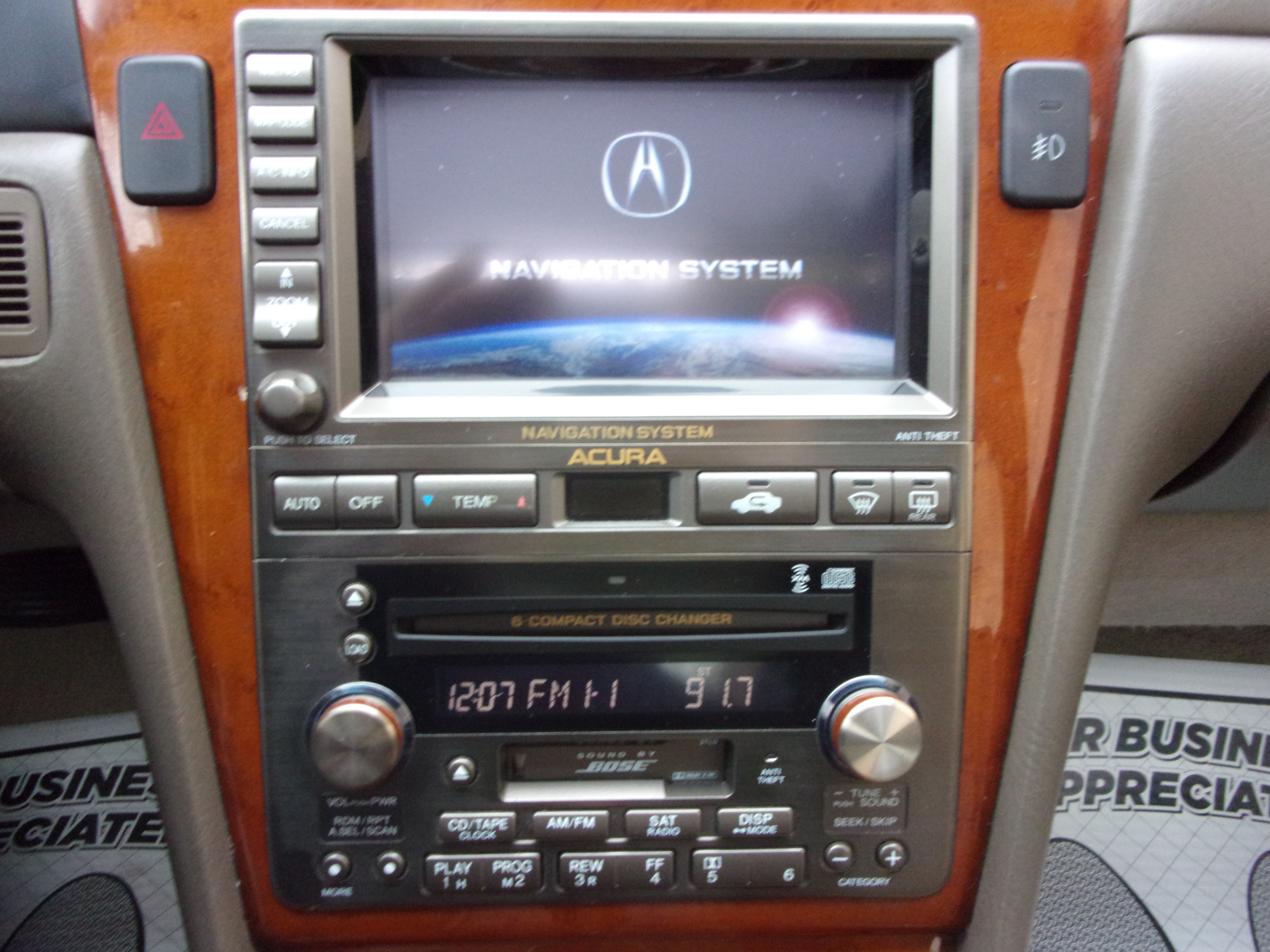 Used 2004 Acura RL w/ Navigation FWD image 10