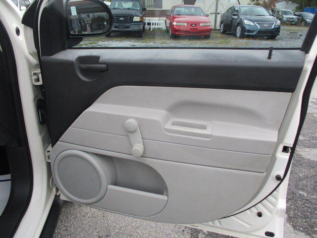 Used 2007 Jeep Compass 2WD Sport image 22