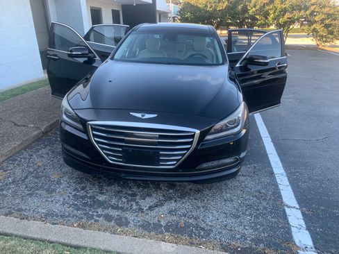 Used 2016 Hyundai Genesis 3.8 image 4