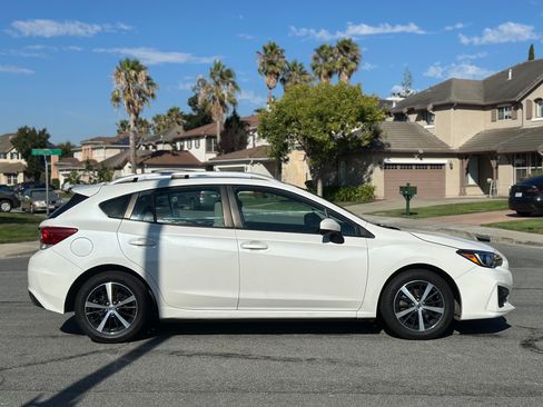 Used 2019 Subaru Impreza 2.0i Premium image 7