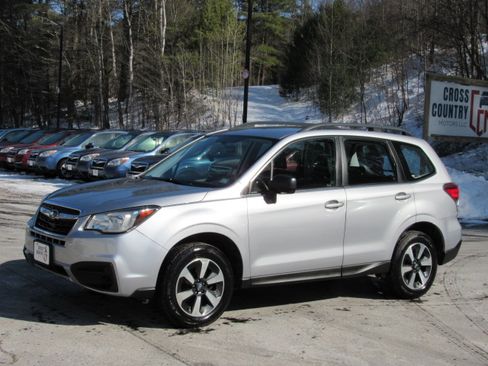 Used 2018 Subaru Forester 2.5i Premium image 2