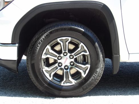Used 2026 GMC Sierra 1500 4x4 Crew Cab SLT image 8