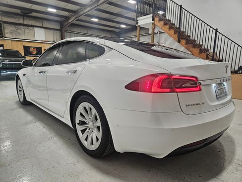Used 2017 Tesla Model S 75D AWD/4WD image 5