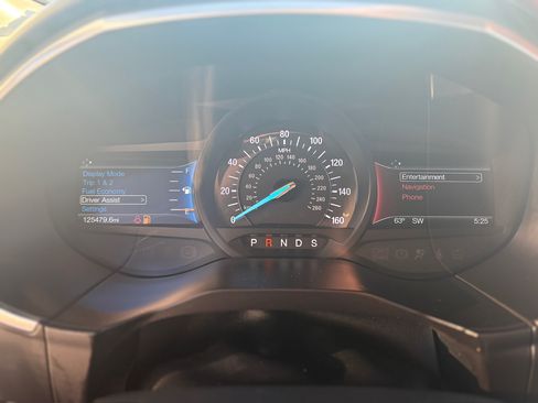 Used 2018 Ford Edge Titanium image 16