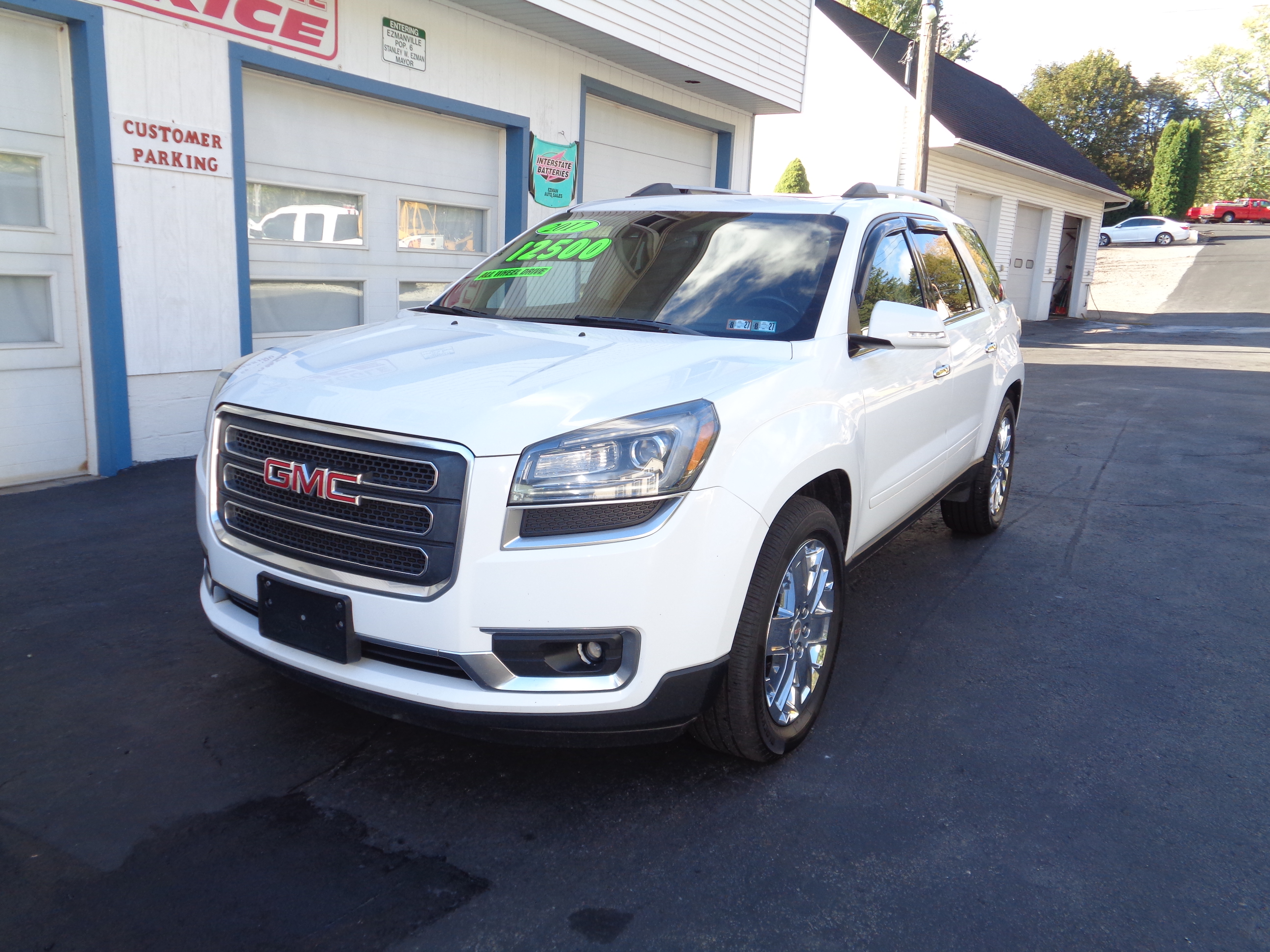 Used 2017 GMC Acadia Limited AWD SLT image 1