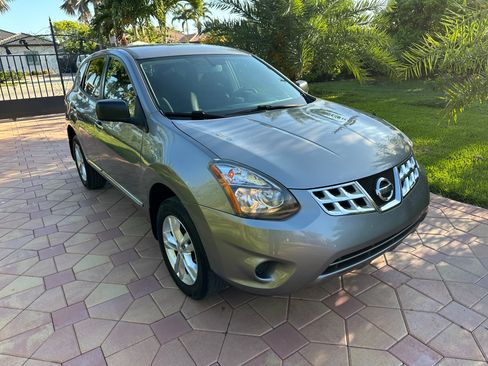 Used 2015 Nissan Rogue SV image 3