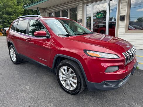 Used 2017 Jeep Cherokee 4WD Limited image 2
