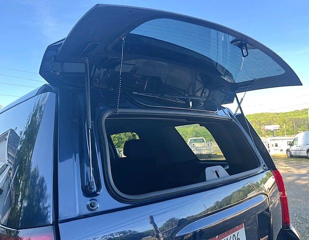 Used 2018 Chevrolet Tahoe AWD/4WD image 31