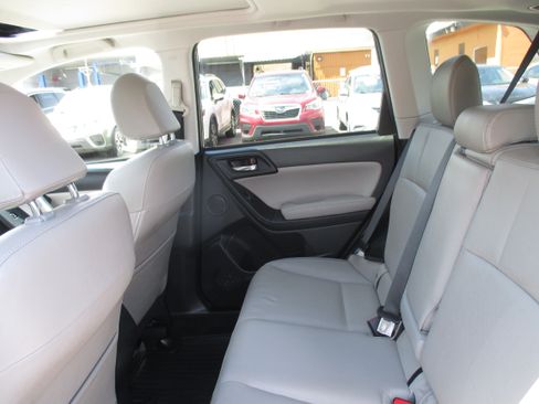 Used 2018 Subaru Forester 2.5i Limited AWD/4WD image 9