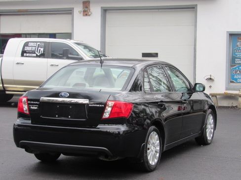 Used 2011 Subaru Impreza 2.5i Premium image 6