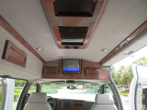 Used 2004 GMC Savana 1500 SLT RWD image 11