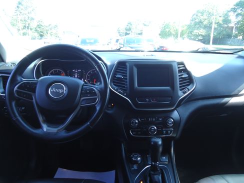 Used 2019 Jeep Cherokee 4WD Latitude Plus image 7