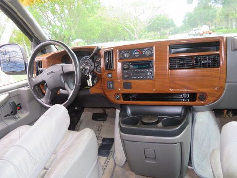 Used 2004 GMC Savana 1500 SLT RWD image 19