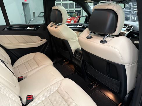Used 2015 Mercedes-Benz ML 63 AMG image 33