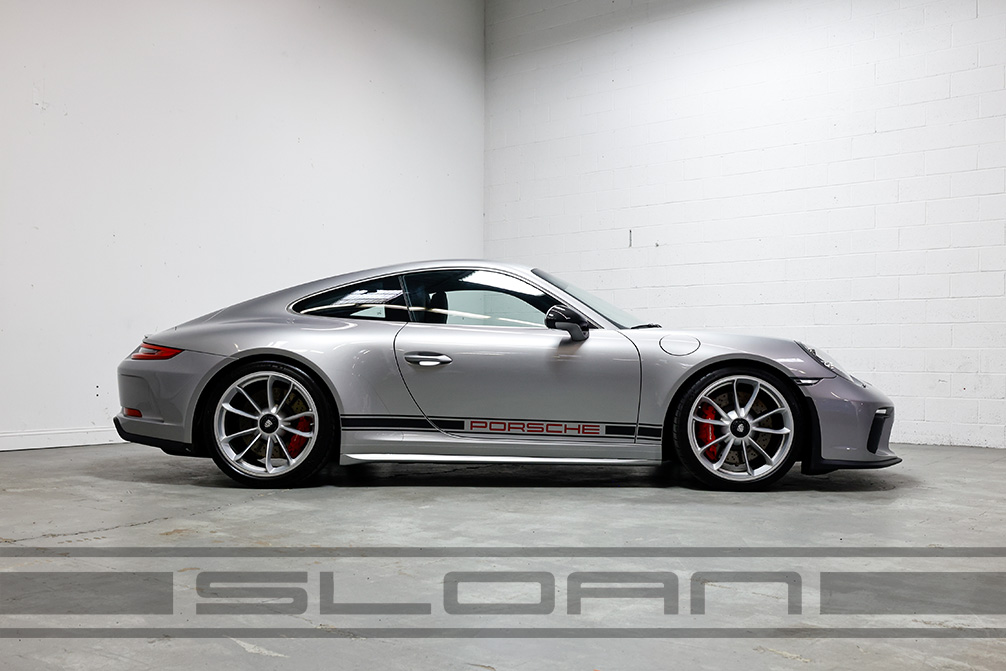 Used 2018 Porsche 911 GT3 Touring RWD image 4