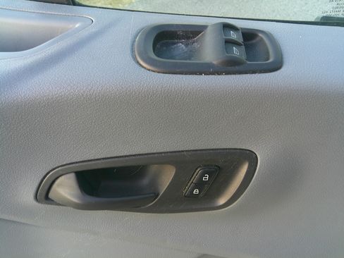 Used 2019 Ford Transit 150 XL image 14